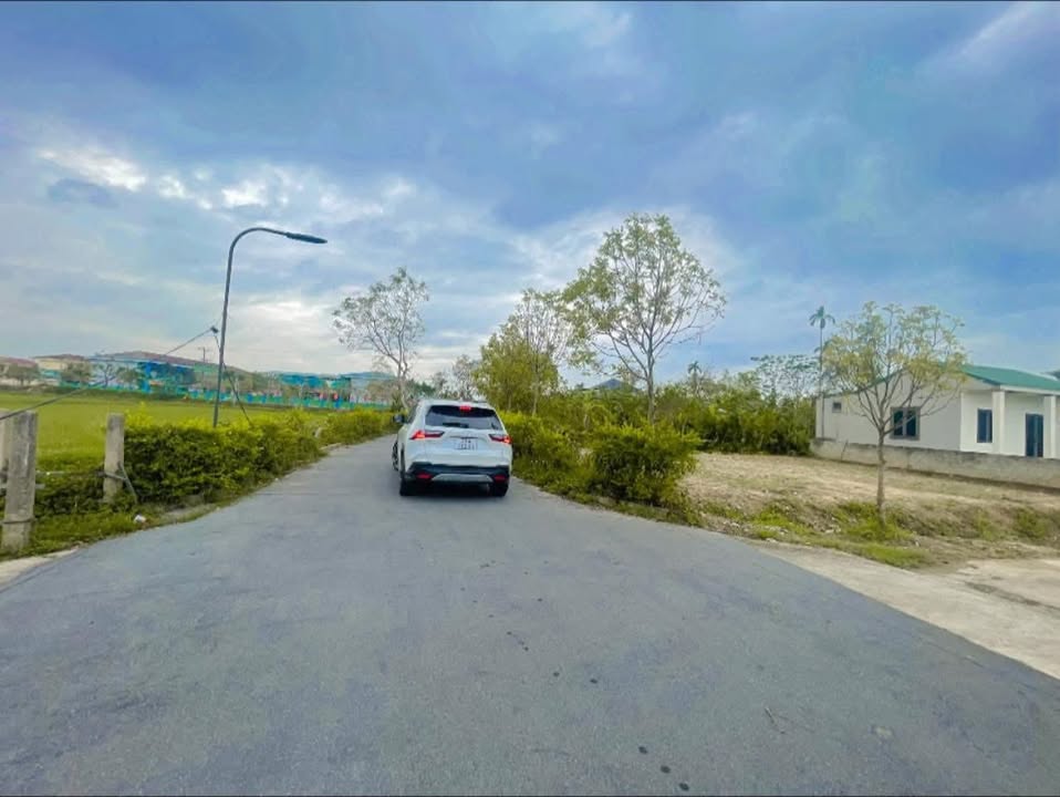 Đất hai mặt tiền Thạch Đài 150m² giá thỏa thuận - Hướng Đông, vị trí đẹp!