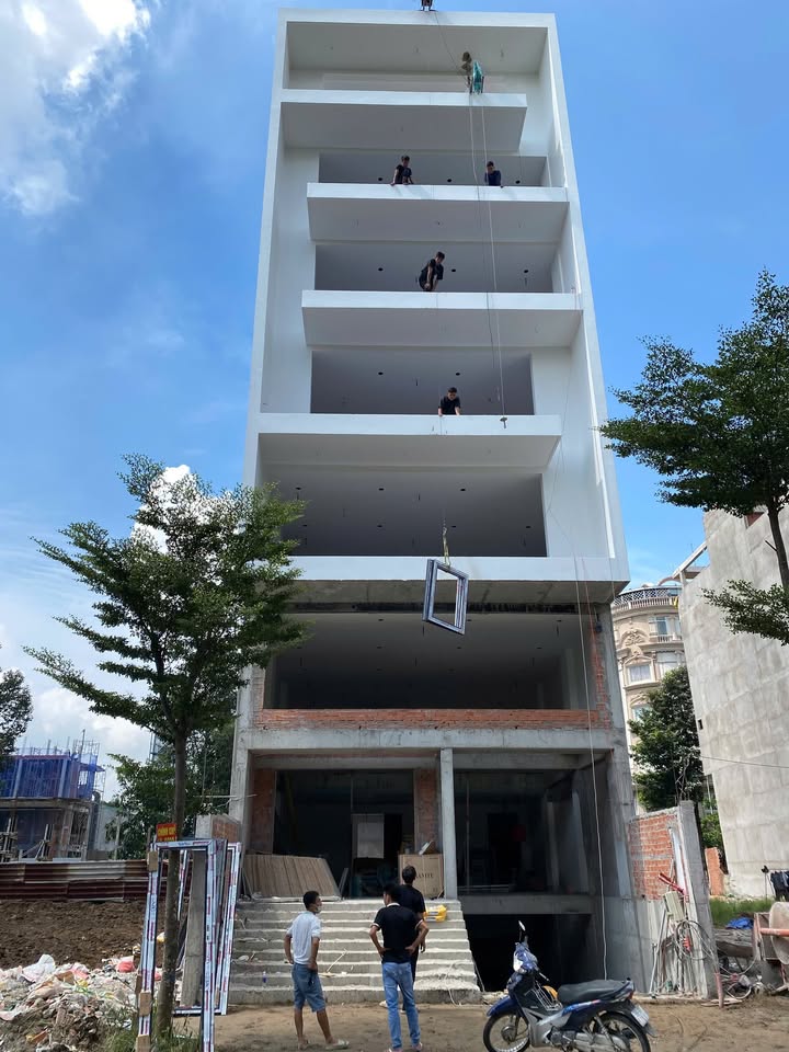 Văn phòng cho thuê đường Nguyễn Văn Kỉnh, quận 2, 160m² giá 180 triệu - Sang trọng, hiện đại!