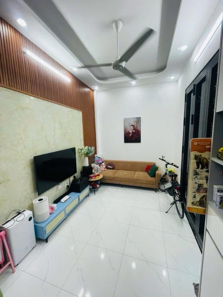 Nhà phố Ba Đình 5 tầng, 21m² giá 5.5 tỷ - Lô góc thoáng đãng!