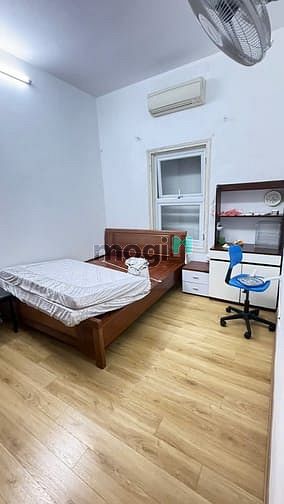 Nhà cho thuê nguyên căn ngõ 281 Vũ Hữu 300m² giá 12 triệu - Nội thất đầy đủ, sẵn sàng vào ở!