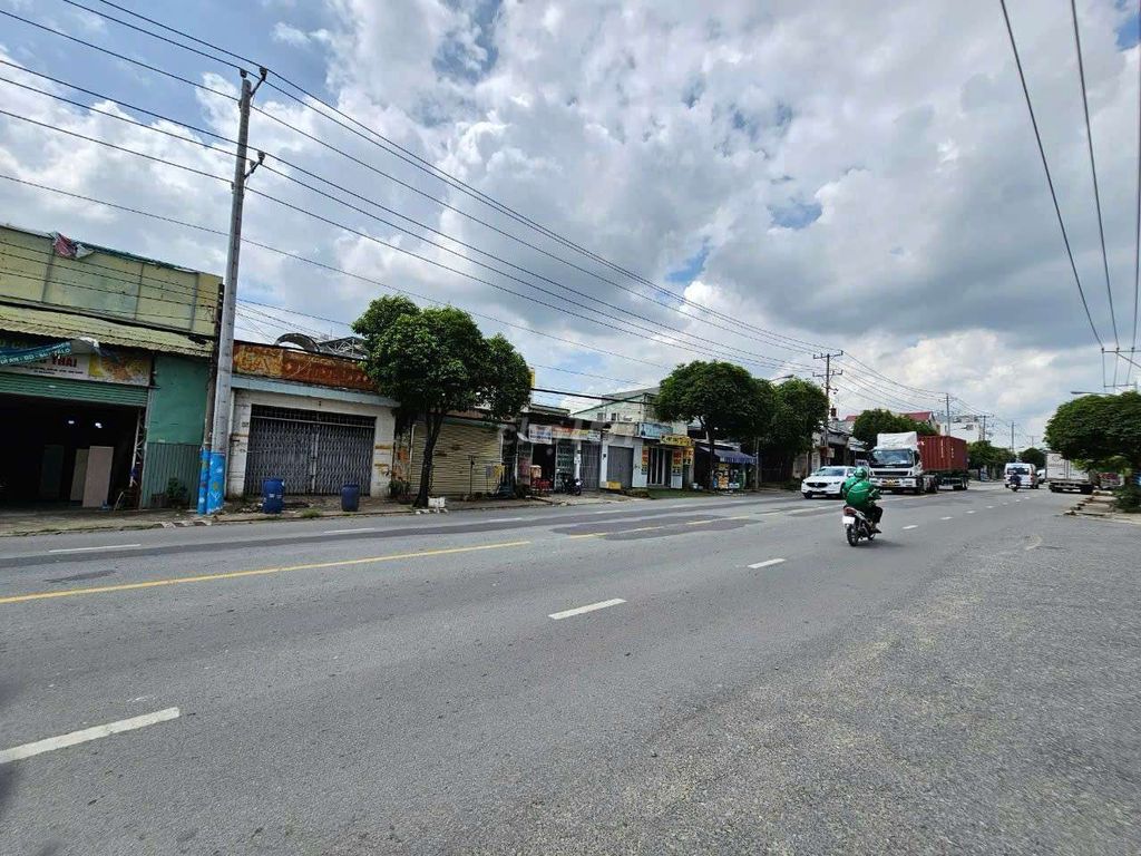 Nhà mặt tiền kinh doanh ĐT 743A gần Ngã Tư Bình Thung, 70m² giá 3,8 tỷ - Cơ hội đầu tư tuyệt vời!