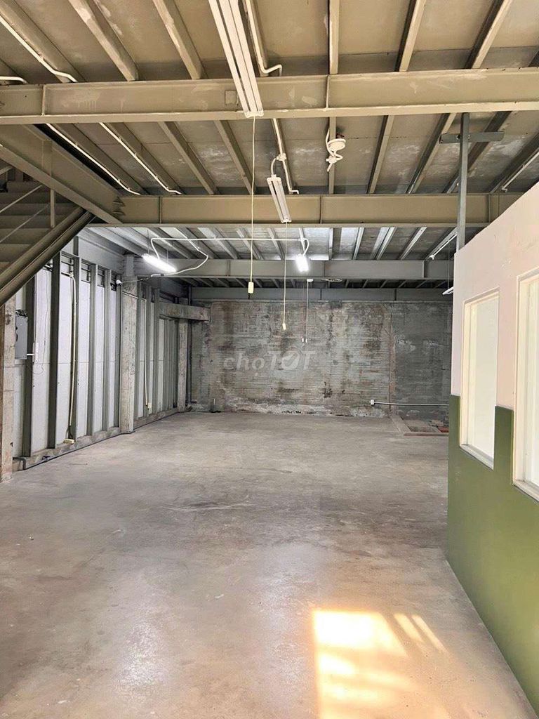 Nhà nguyên căn ven sông Hiệp Bình Chánh 140m², giá chỉ 30 triệu - Phù hợp cho văn phòng, kho hàng!