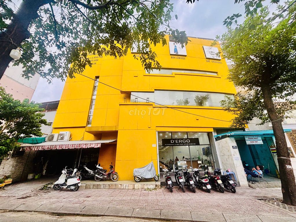 Cho thuê tòa nhà góc 2A1 Đinh Tiên Hoàng, Quận 1, diện tích 1250m² - Vị trí đắc địa cho kinh doanh!