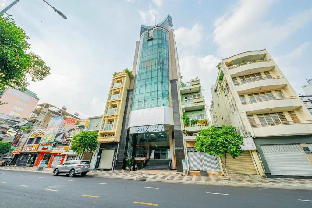 Cho thuê Tòa nhà mặt tiền Trần Bình Trọng 800m² giá 150 triệu - Vị trí đắc địa cho kinh doanh!