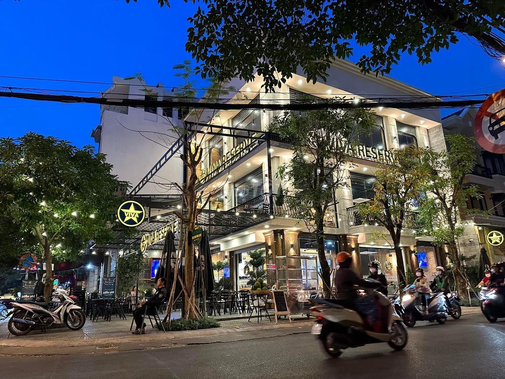 Cho thuê nhà góc 2 mặt tiền Sư Vạn Hạnh Quận 10 - Kinh doanh đắc địa