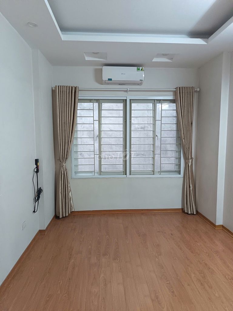 Nhà phố Đội Cấn 43.4m² giá 10.8 tỷ - Ô chờ thang máy, tặng nội thất cơ bản!