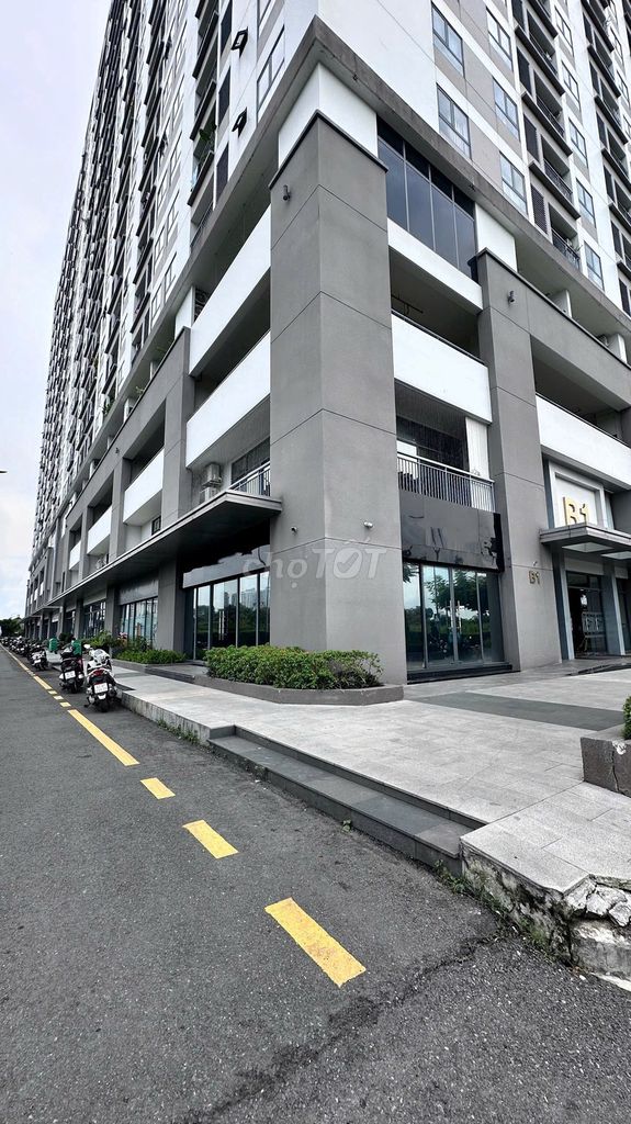 Cho thuê nhà MT Shophouse 600 Nguyễn Lương Bằng, Phường Phú Mỹ, Q7 - Diện tích 210m², giá 35 triệu/tháng!