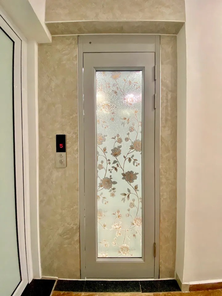 Bán nhà Ngọc Hà 252m² giá 60 tỷ - Căn hộ dịch vụ 6 tầng thang máy, dòng tiền ổn định!