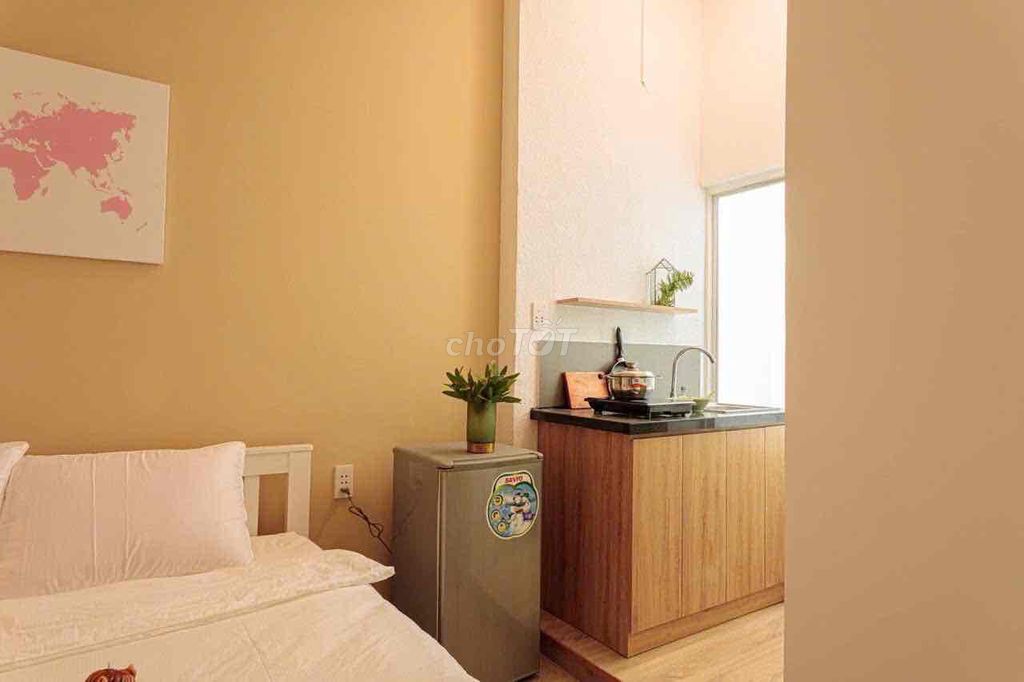 Phòng Studio cho thuê tại Phạm Ngọc Thạch, Quận 3 - Giá chỉ 4.7 triệu VND, cửa sổ trời siêu thoáng!