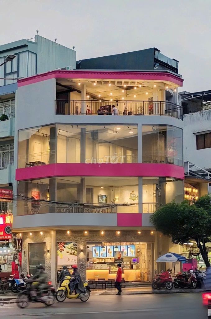 Cho thuê nhà góc 2 mặt tiền Nguyễn Thị Minh Khai, Quận 3 - Giá 50 triệu/tháng, vị trí đắc địa!