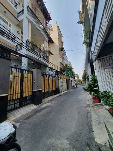 Nhà 2 mặt hẻm xe hơi Trường Chinh 180m² giá 10.5 tỷ - Khu VIP an ninh yên tĩnh!