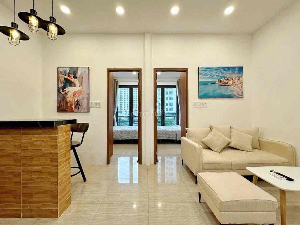 Căn hộ 2PN cho thuê gần Chợ Hoàng Hoa Thám, 70m² - An ninh 24/7, đầy đủ nội thất!
