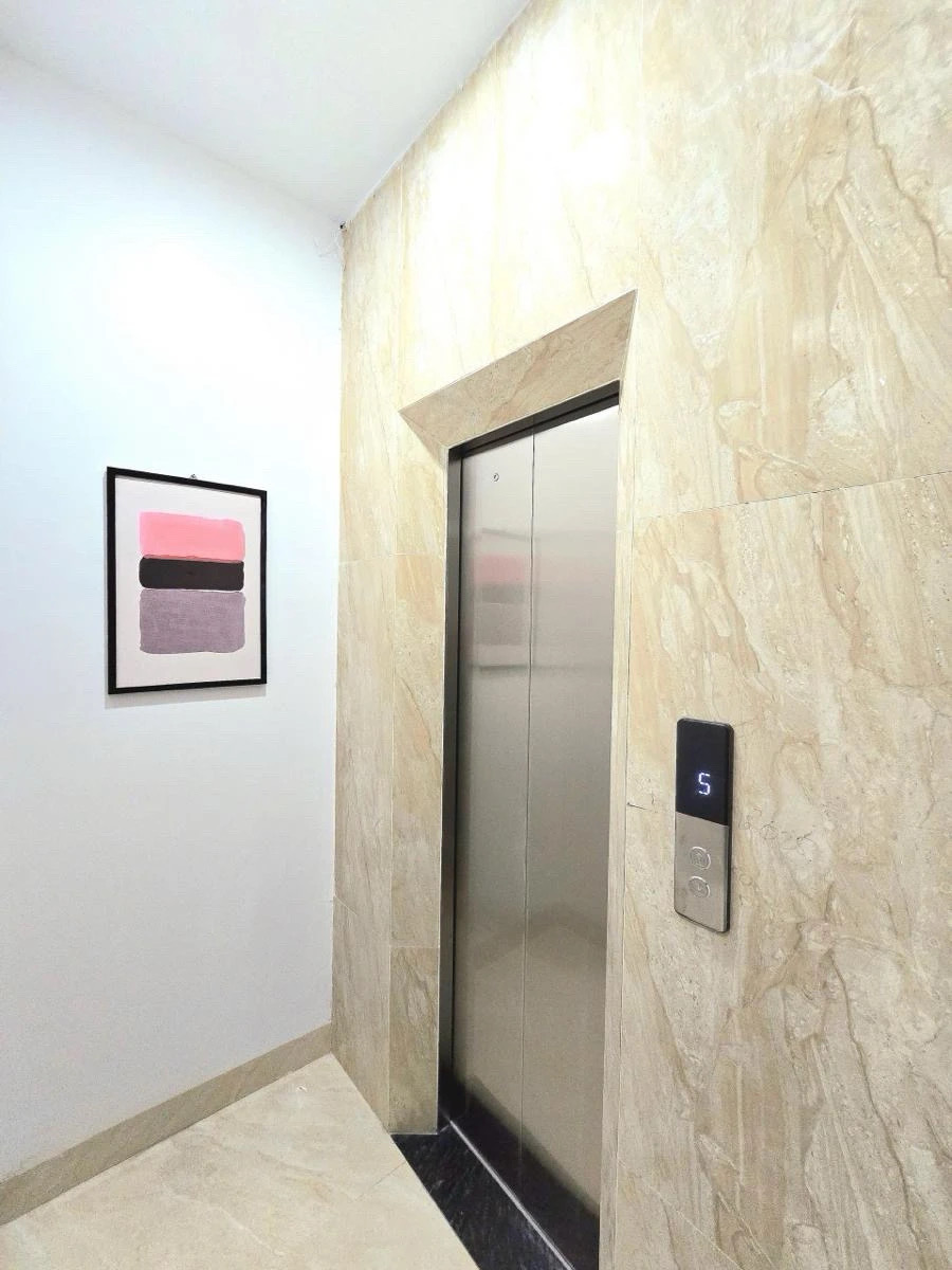 Nhà 6 tầng Láng Hạ 41m² giá 13 tỷ - Vị trí vàng, ngõ thông tứ tung!