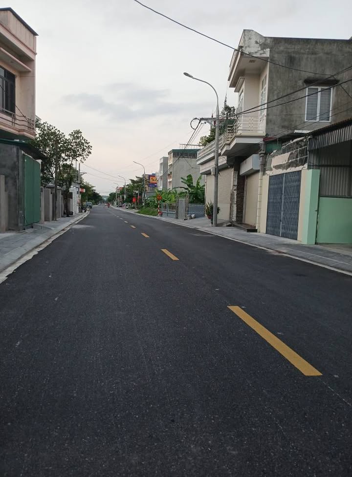 Đất thổ cư mặt tiền đường Hồng Sơn, Nam Hồng 140m² giá 1.9 tỷ - Vị trí kinh doanh sầm uất!