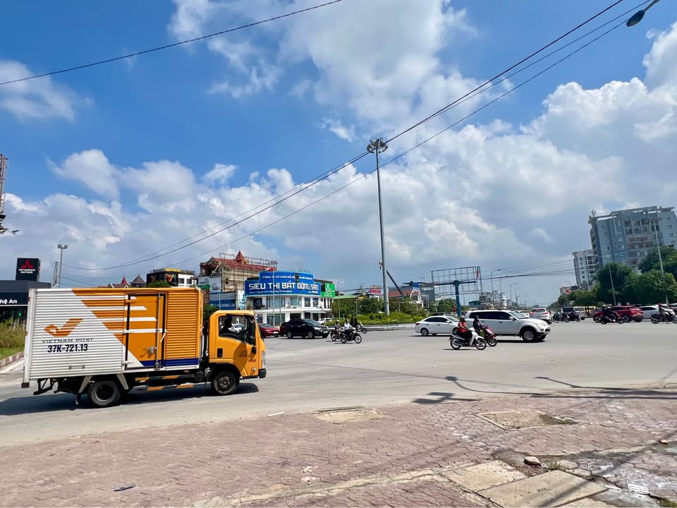 FrontHouse Quán Bàu Vinh 123.5m² giá 12 tỷ - Vị trí kinh doanh đắc địa!