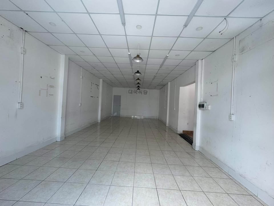 Store cho thuê đường Hồ Nghinh, Đà Nẵng 100m² - Vị trí đắc địa gần biển!