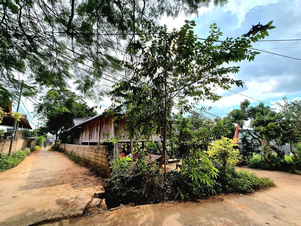 Đất nền Mộc Châu 200m² giá chỉ 2 tỷ - Lô góc 2 mặt tiền, cơ hội đầu tư tuyệt vời!