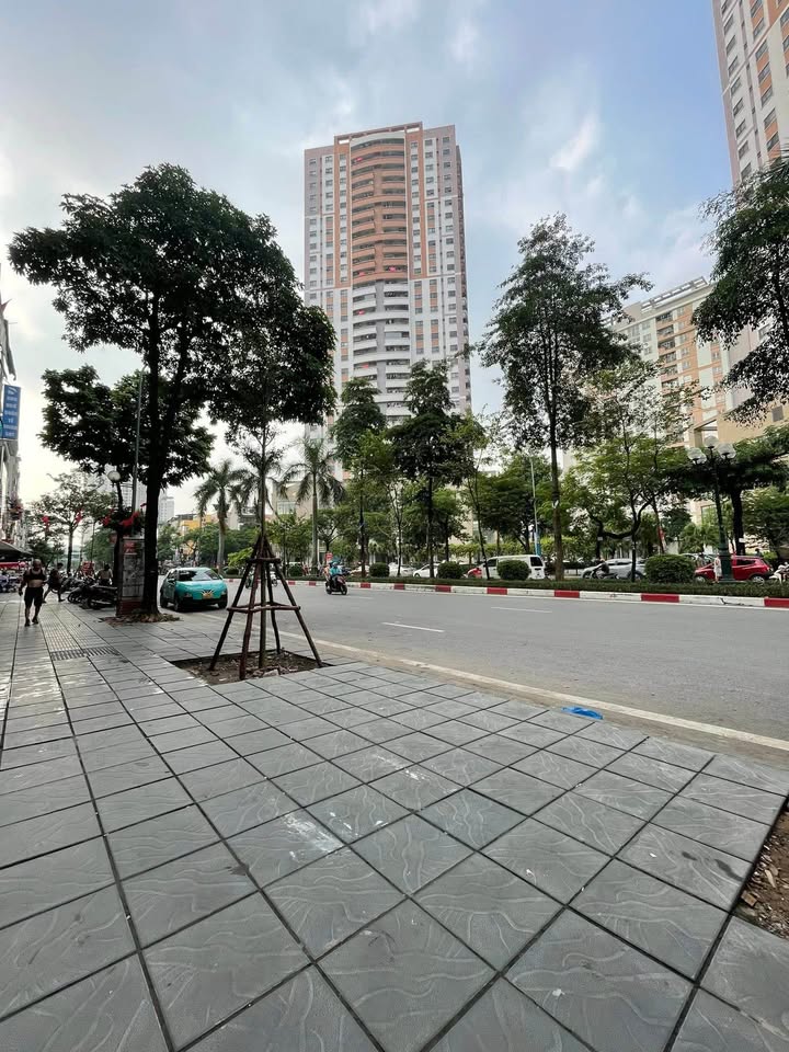 Nhà phố Tân Mai 43m² giá 27 tỷ - Lô góc, kinh doanh đỉnh cao!