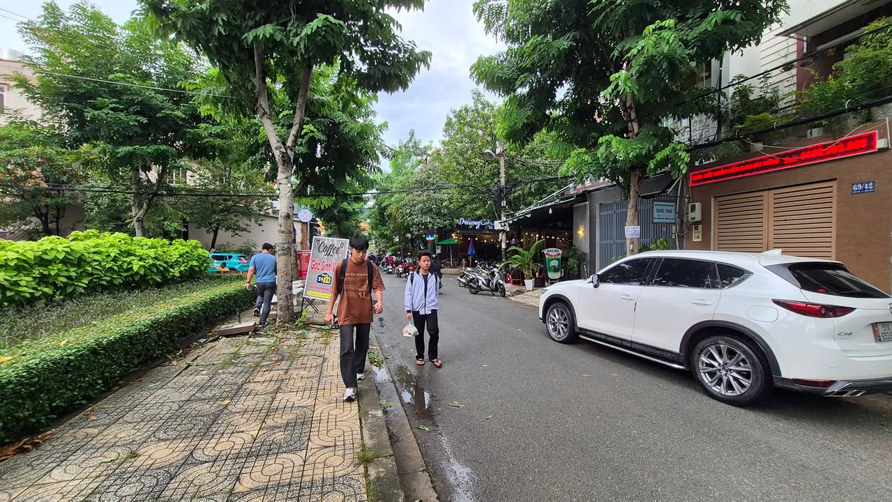 Nhà 4 tầng Đặng Thùy Trâm, Bình Thạnh 73m² giá 16.2 tỷ - Ngay cổng Đại học Văn Lang!