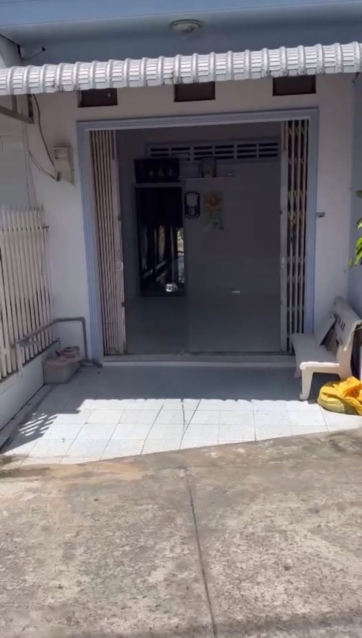 Nhà cho thuê mặt tiền Nguyễn Thị Định, Rạch Giá 2.5 triệu/tháng - Khu dân cư đông đúc!