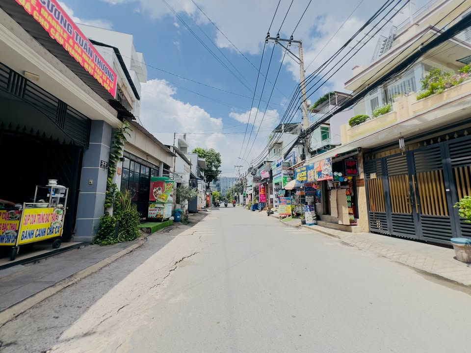 Nhà phố 3 tầng mặt tiền Đường Số 12, Thủ Đức 106m² giá 12 tỷ - Đầu tư sinh lời!