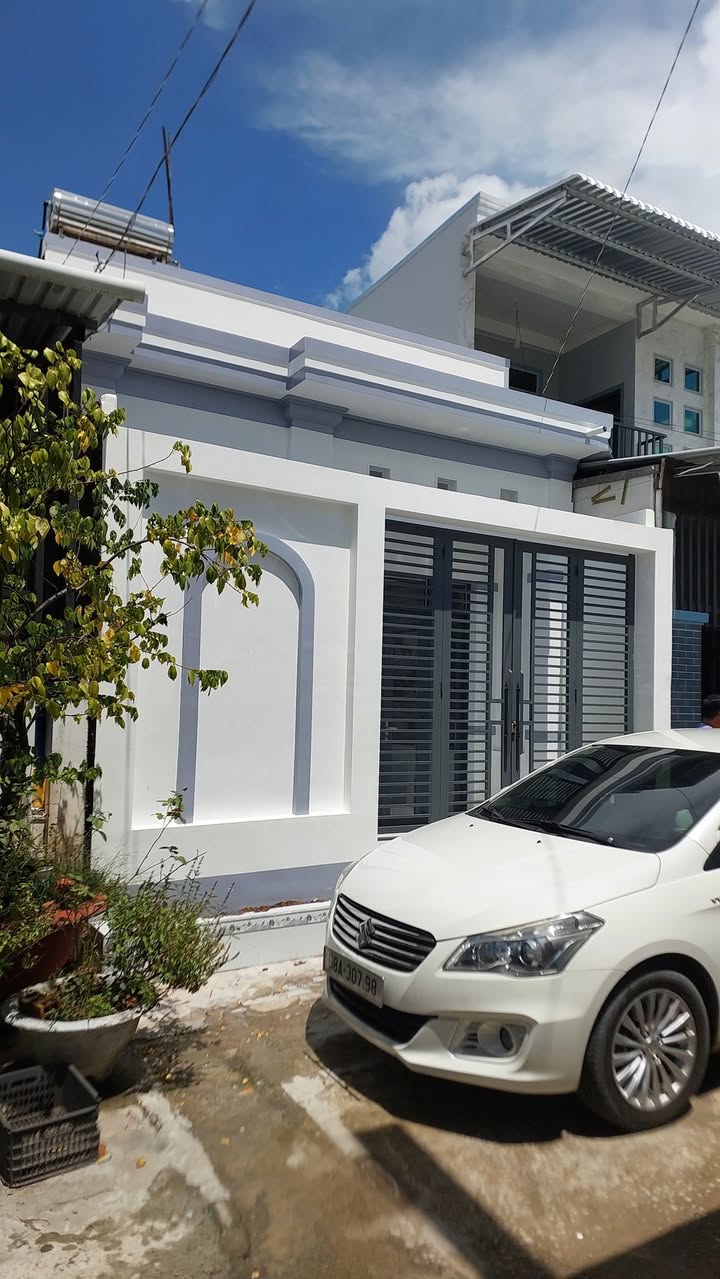 Nhà riêng Ngô Văn Sở, Rạch Giá 95m² giá 1.7 tỷ - Khu dân cư sầm uất!