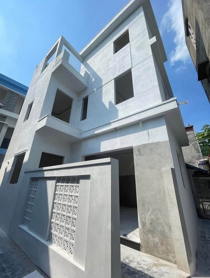 Nhà 3 tầng tại đường Trần Huy Liệu, Nam Định - Giá chỉ từ 2 tỷ!