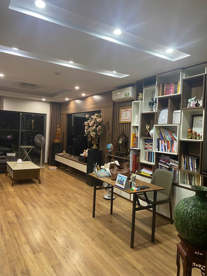 Chung cư cao cấp Home City Cầu Giấy 2PN giá 15 triệu - Đầy đủ nội thất sẵn sàng ở ngay!