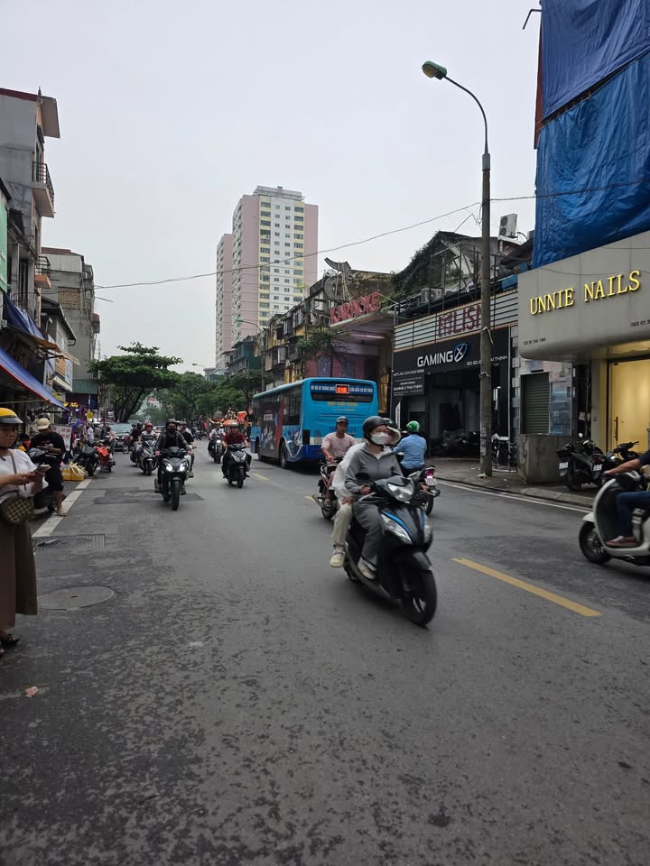 Mặt phố Thái Thịnh 50m² giá 23 tỷ - Kinh doanh sầm uất ngay trung tâm Đống Đa!