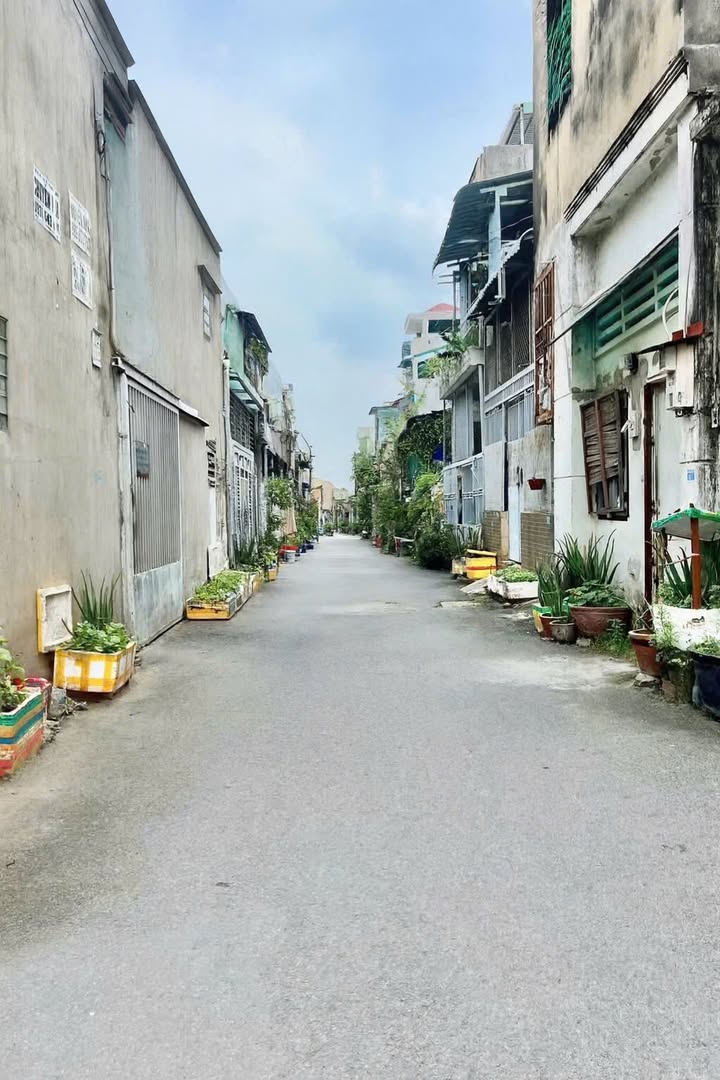 Nhà phố 6 PN tại Lê Văn Khương, Q12 chỉ 5.69 tỷ - Đầu tư sinh lời ổn định!