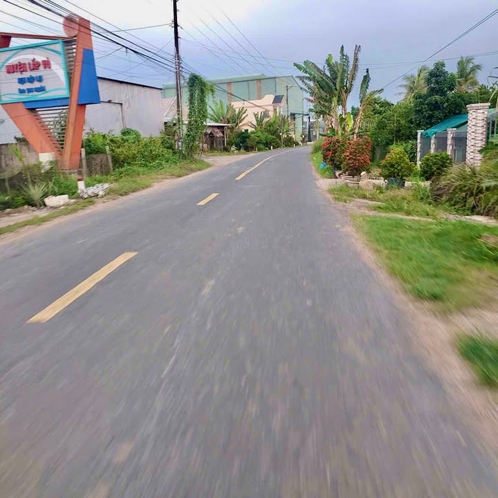 Nhà cấp 4 xã Tân Dương 290m² giá 1.5 tỷ - Tiện lợi kinh doanh mặt tiền đường ĐT852!