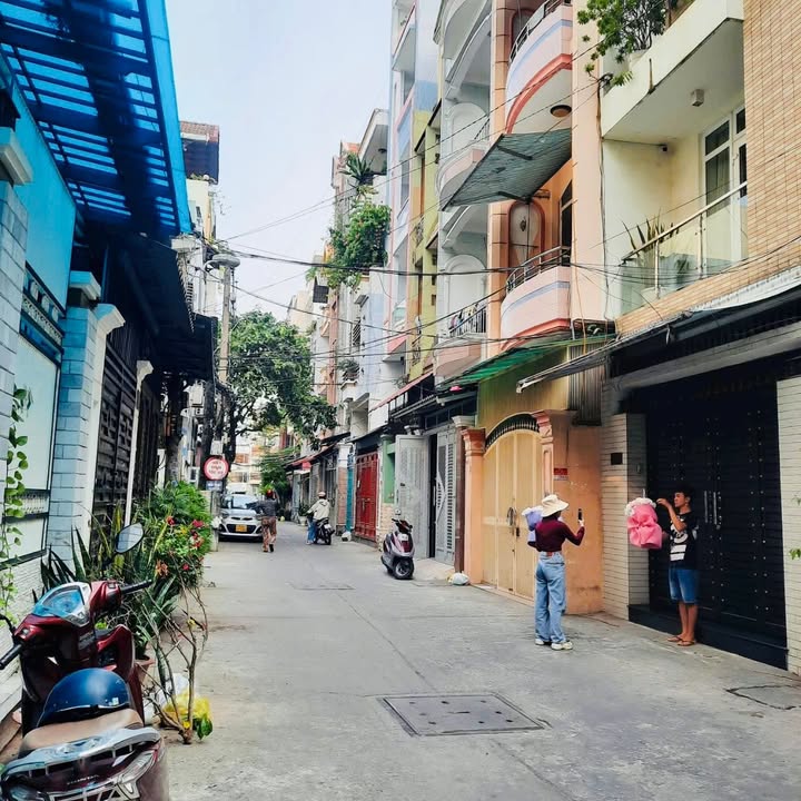 Nhà cho thuê hẻm xe tải đường Thành Thái, Quận 10, 67m² - Chính chủ, tiện nghi đầy đủ!