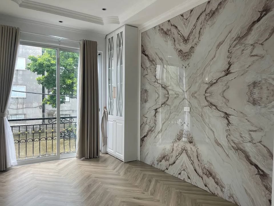 Bán nhà 5 tầng đường Kim Giang, 32m² giá 8 tỷ - Thiết kế hiện đại, sẵn sàng ở ngay!