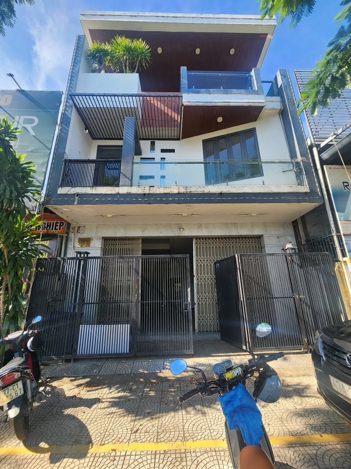 Nhà mặt tiền đường Lê Đại Hành, quận Cẩm Lệ, 165m² giá 13 tỷ - Cơ hội đầu tư hấp dẫn!