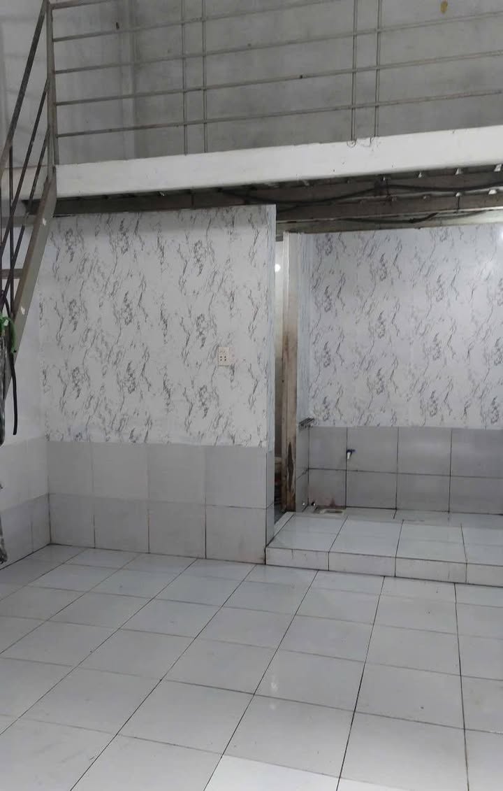 Phòng trọ Hưng Phú 15m² giá 1.2 triệu - Gác lửng, sạch sẽ, thoáng mát!