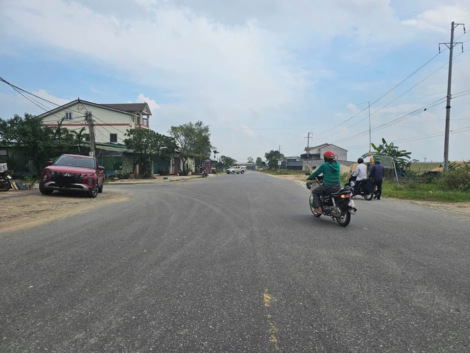 Đất mặt đường Tỉnh lộ 17, Thôn Nam Lĩnh, 180m² giá 3 tỷ - Đầu tư sinh lời!