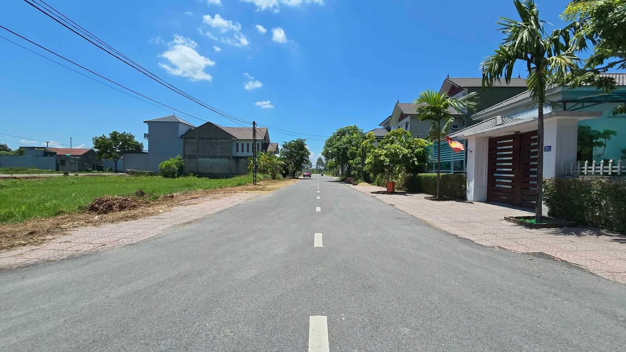 Đất góc Thạch Hạ 220m² giá 5 tỷ - Đường rộng 12m, gần trường