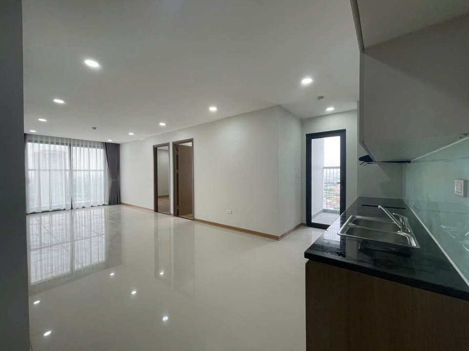 Căn hộ chung cư Rose Town - 79 Ngọc Hồi, 93m² giá 12 triệu - Thuận tiện đi lại!