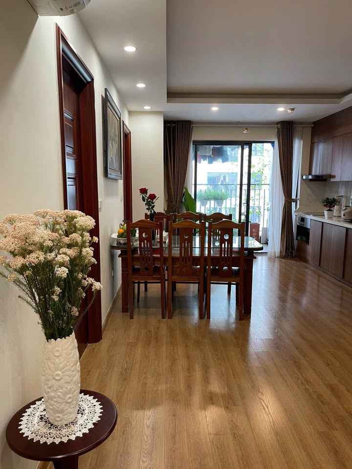 Căn hộ Central Point Cầu Giấy 70m² giá 15.5 triệu - Full nội thất tiện nghi!