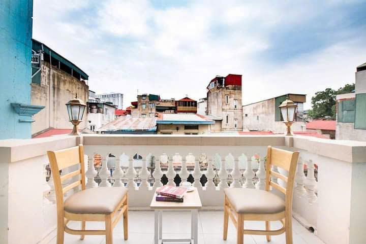 Cho thuê phòng studio 45m² tại mặt phố Nguyễn Trung Trực, Ba Đình - Nội thất đầy đủ, view thoáng mát!