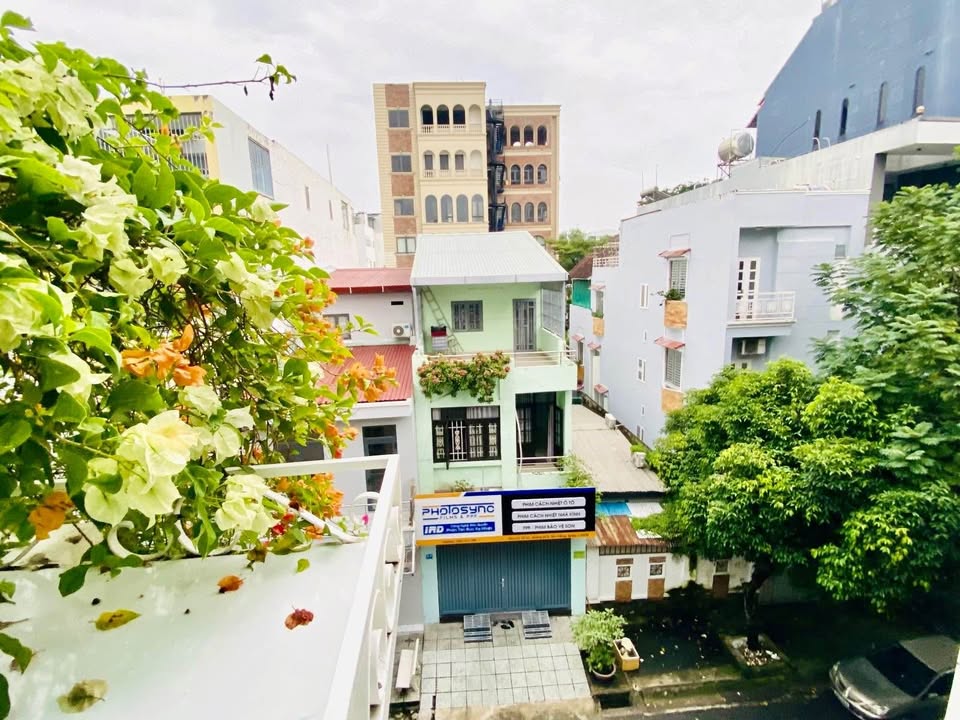 Nhà mới 4 tầng tại Quận 7, 36m² giá 11 tỷ - Kinh doanh và ở ngay!