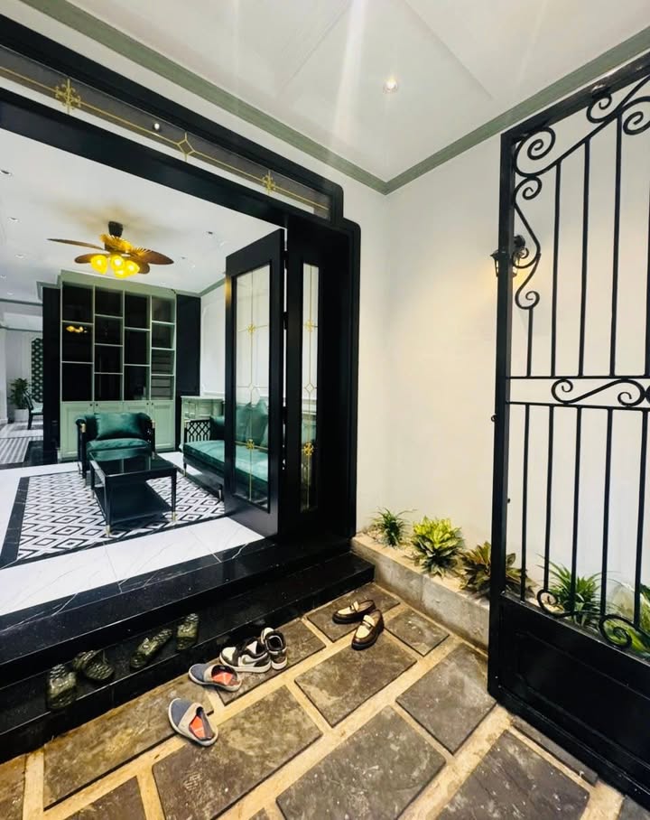 Nhà phố Kim Giang 54m² giá 13 tỷ - Thiết kế hiện đại có thang máy!