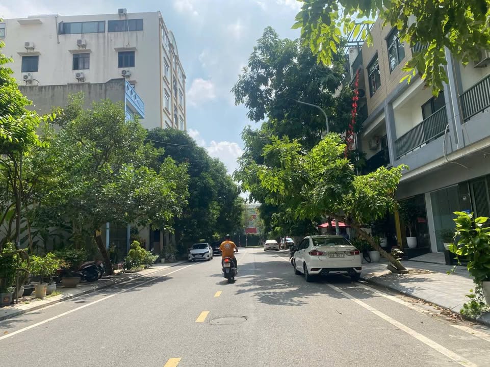 Nhà chính chủ khu HUD B - Nguyễn Khuyến 110m² giá 16.5 tỷ - Đầu tư sinh lời ngay!