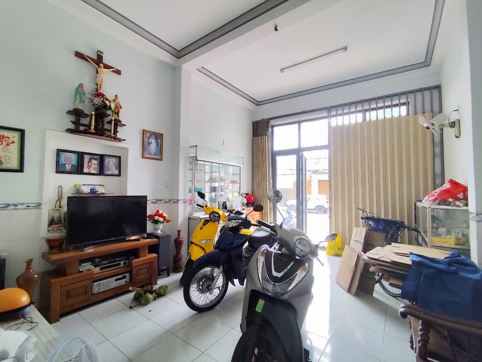 Nhà mặt tiền đường Phước Long, Nha Trang 79.7m² giá 8.8 tỷ - Gần biển, chính chủ!