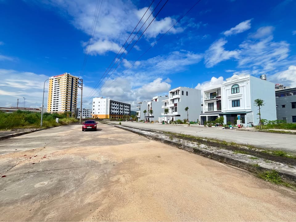 Đất nền Khu Thạch Bích Hạ Long 100m² chỉ 2.35 tỷ - Cơ hội đầu tư tuyệt vời!