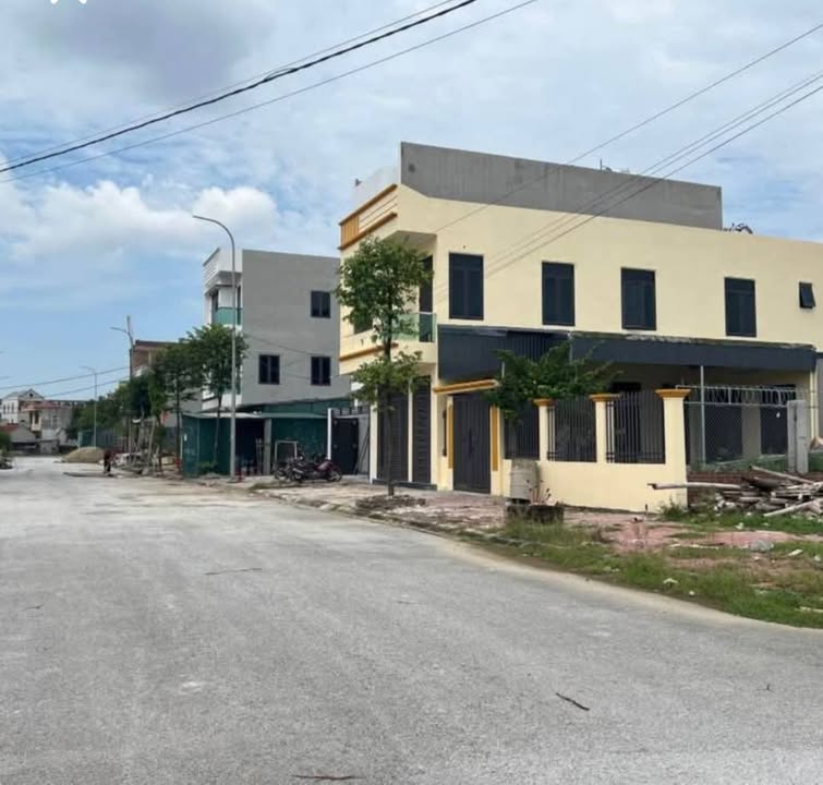 Lô đất 75m² Quảng Thành giá 3 tỷ - Sổ đỏ chính chủ, ô tô tránh nhau