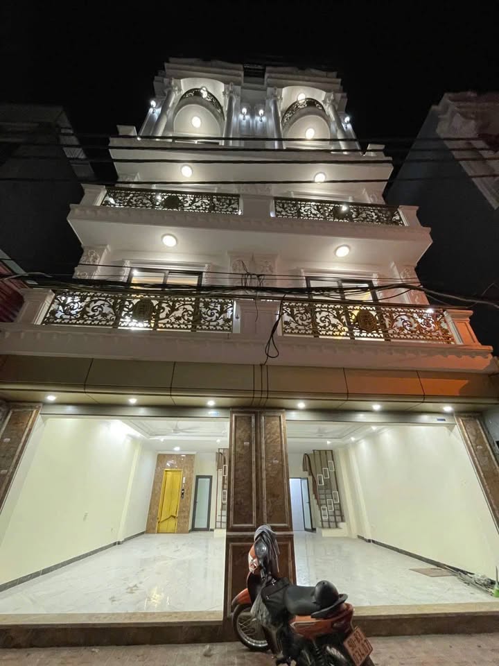 Nhà phố Thanh Lân Hoàng Mai 45m² giá 12.8 tỷ - Thiết kế hiện đại, thích hợp ở và kinh doanh!