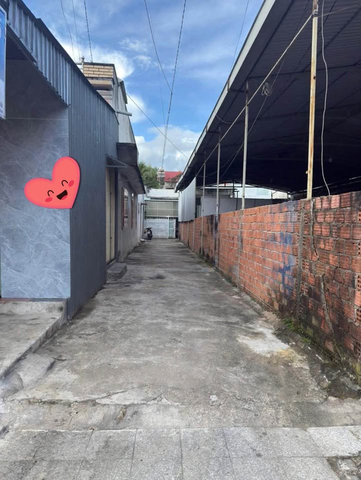 Nhà phố 1 trệt 1 lầu đường Phan Chu Trinh, TP Kon Tum 112m² giá chỉ 1 tỷ - Chính chủ bán gấp!