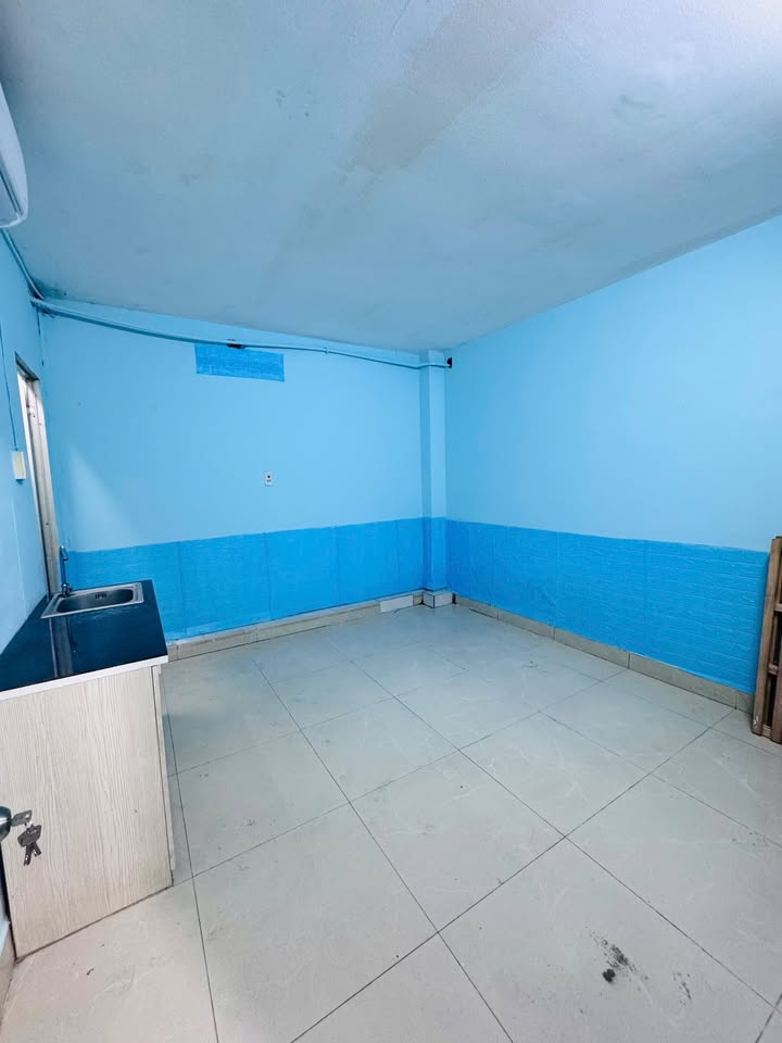 Phòng cho thuê 15m² tại chung cư Sóng Thần giá chỉ 2.3 triệu - Tiện nghi đầy đủ!