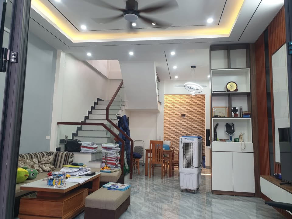 Nhà 3 tầng Nguyễn Tri Phương, Nam Định 60m² giá 2.7 tỷ - Thiết kế hiện đại, công năng đầy đủ!